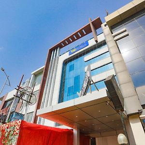 Fabhotel Cosmos